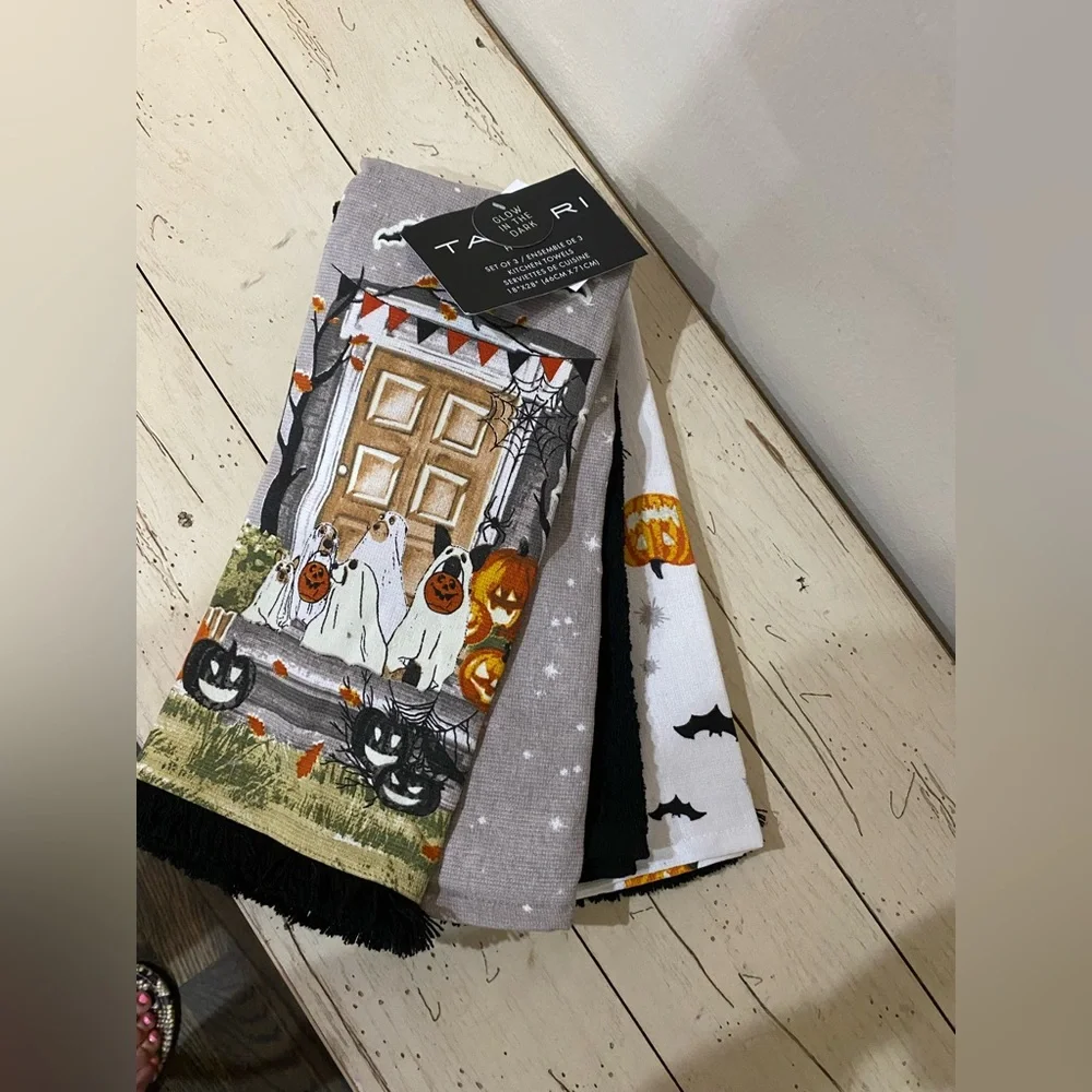 Tahari Home Halloween Glow in the Dark Kitchen Towels Trio - Brand New!